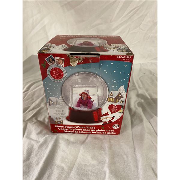 Photo frame water globe