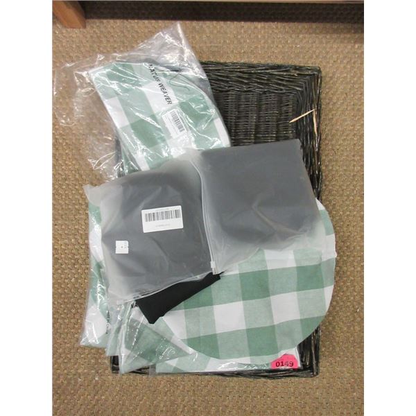 10 Package Lot of Cloth Napkins & Table Mats