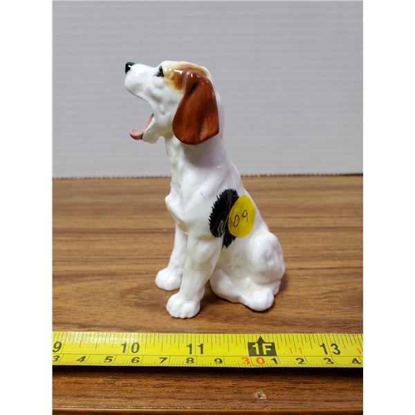 Royal Doulton figure HN 1099 "dog yawning"