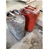 Image 2 : 2 vintage gas cans