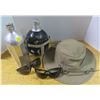 Image 1 : Outdoor Lot - Wide-brim hat, Sunglasses, Aluminum Canteens