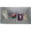 Image 5 : Large box Christmas decorations including place matts, wreath, candles