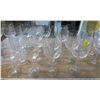 Image 1 : 25 Wine Glasses