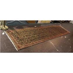 MAHRABAN RUNNER WITH MAHI PATTERN