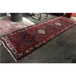 TRIBAL GEOMETRIC DESIGNED RUNNER