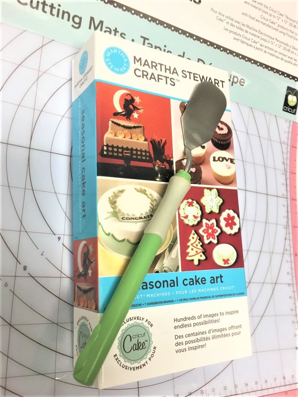Cricut Cake Art Cartridge, Tool and TWO 12" Cutting Mats