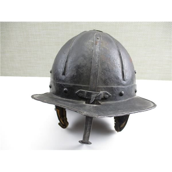 LOBSTER TAILED POT HELMET