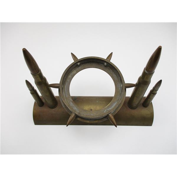 TRENCH TYPE INERT ART DISPLAY