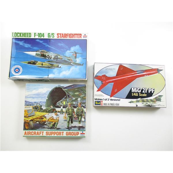 ASSORTED SCALE MODEL JETS ETC