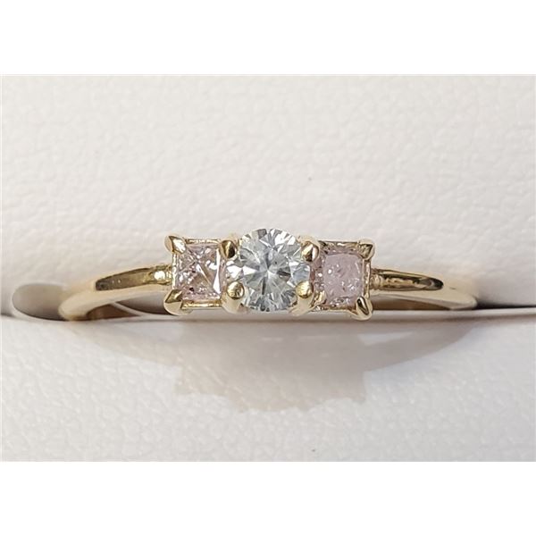 Certified 10K  Diamond(0.28Ct,Si2,G) 2 Diamonds(0.22Ct,I1-I2,Fancy Pink) Ring