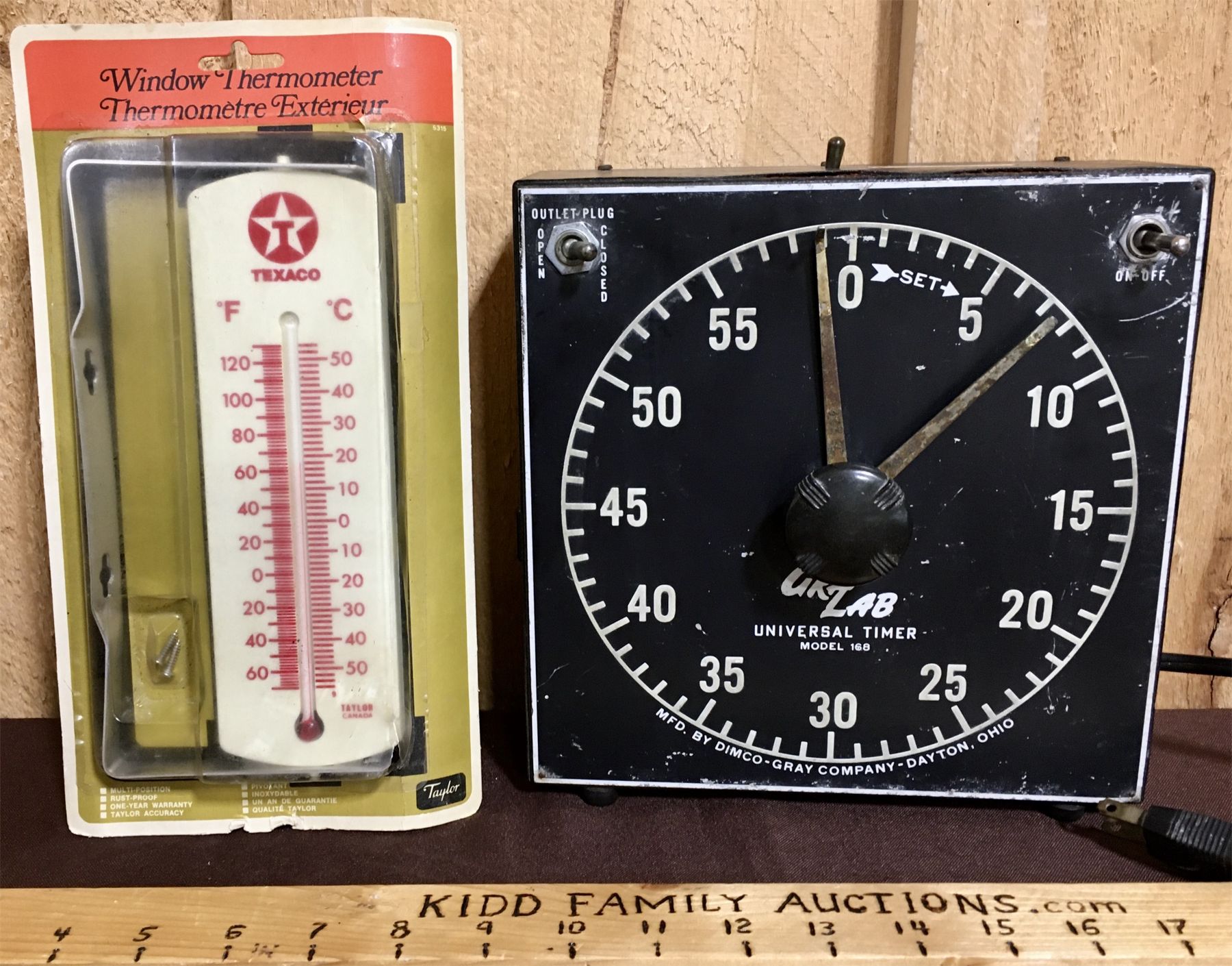LOT OF 2 - TEXACO WINDOW THERMOMETER AND GRALAB UNIVERSAL TIMER
