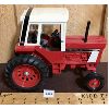 Image 2 : ERTL DIE CAST INTERNATIONAL HARVESTER TRACTOR - 9.5in