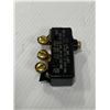 Image 7 : Lot Of Micro Switch Parts