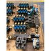 Image 8 : Lot Of Vickers Valves