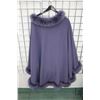 Image 2 : Ladies purple wool and purple fur trimmed cape