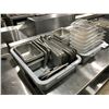 Image 2 : LOT OF STAINLESS AND PLASTIC FOOD CONTAINERS WITH LIDS