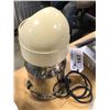 Image 2 : SUNKIST CHROME COMMERCIAL ELECTRIC CITRUS JUICER