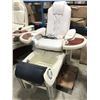 Image 3 : EUROPEAN TOUCH SOLACE COMMERCIAL MASSAGING PEDICURE CHAIR WITH WHIRLPOOL FOOT SPA & 2 REMOTES