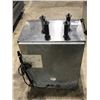 Image 2 : MANITOWOC QD0212A STAINLESS STEEL ICE MAKER.
