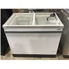 Image 1 : CELCOLD CF40SG, COMMERCIAL ICE CREAM CHEST FREEZER