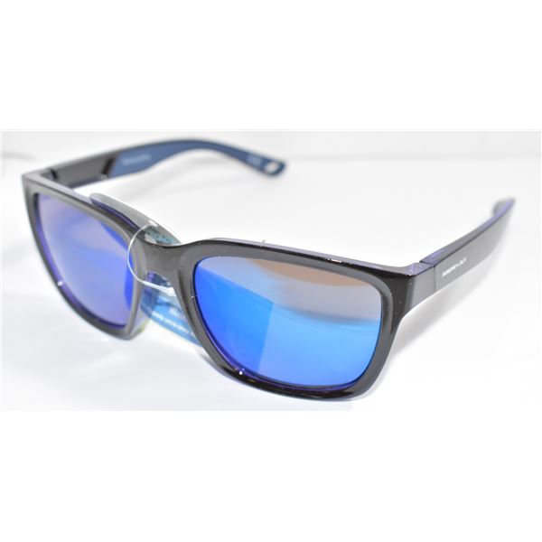 PAIR OF PANAMA JACK SUNGLASSES