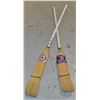 Image 1 : CORN BROOM CURLING BROOMS .SHARP SHOOTER