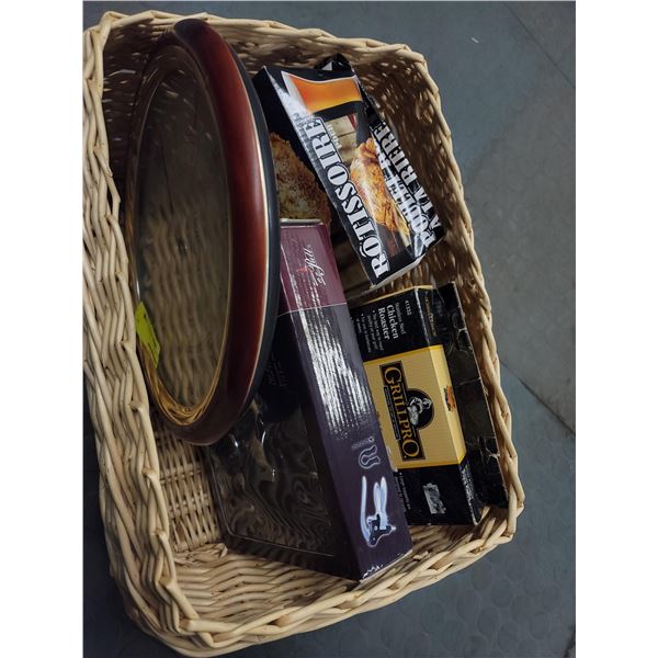 WICKER BASKET OF ASSORTED HOUSEHOLD DECOR