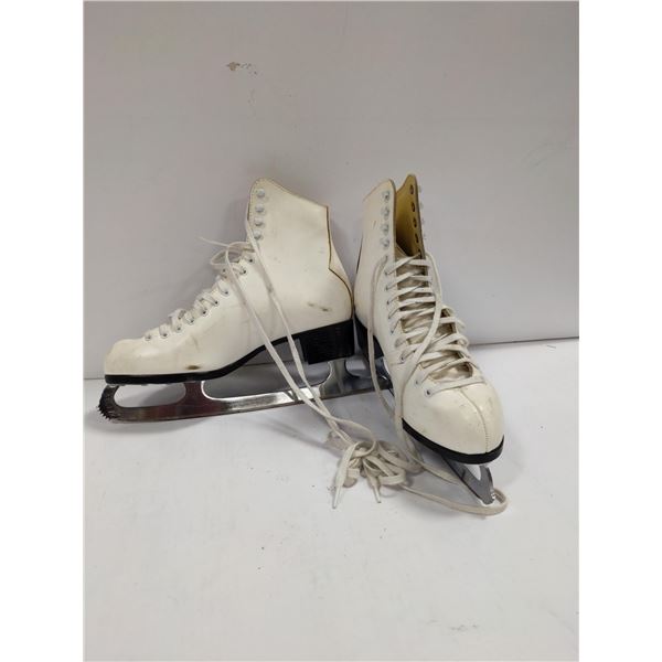 LADIES FIGURE SKATES - SIZE 10