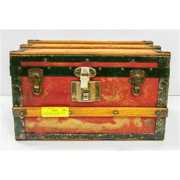 ANTIQUE DOLL STEAMER TRUNK APPROX 100 YEARS OLD