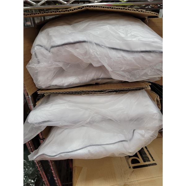 NEW IN BOX 2 PACK OF JOLLYHOME LUXURY PILLOWS