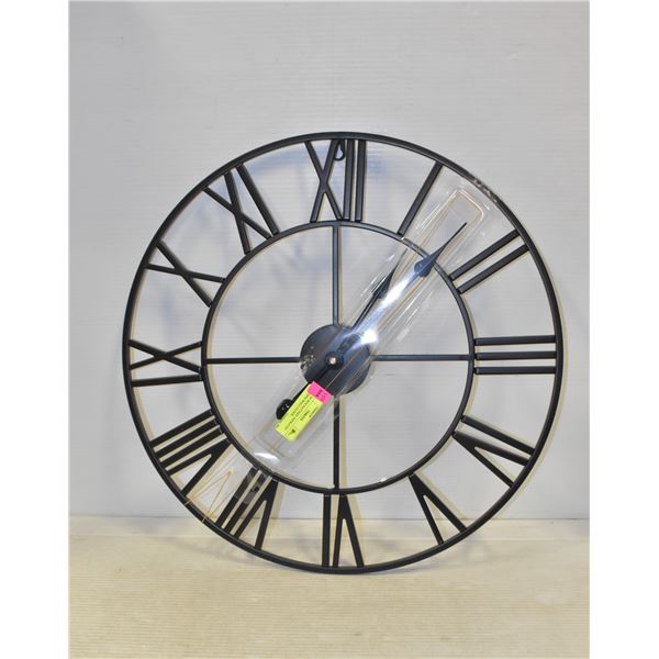 NEW IN BOX BATTERY OPERATED HANGING WALL CLOCK