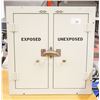Image 1 : METAL STORAGE CABINET WITH DOORS ON BOTH SIDES