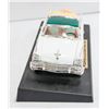 Image 2 : 1/18 SCALE DIE CAST 1955 FORD "CROWN VICTORIA"