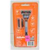 Image 1 : GILLETTE FUSION 5 RAZOR W/2 CARTRIDGES