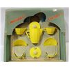 Image 2 : ANTIQUE TEA TIME PLASTIC DISHES IN BOX