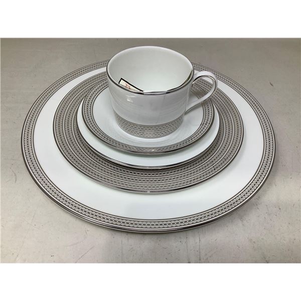 Vera Wang-Moderne 5 Piece Place Setting