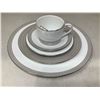 Image 1 : Vera Wang-Moderne 5 Piece Place Setting
