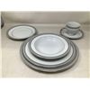 Image 1 : Mikasa Platinum Crown 5 Piece Place Setting