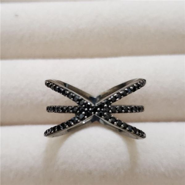 Silver Black Onyx Ring (~Size 6) (~weight 2.5g), Suggested Retail Value $60