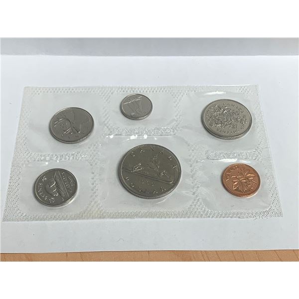 Royal Canadian Mint Issued Vintage 1969 Proof Sealed Coin Set with certificate