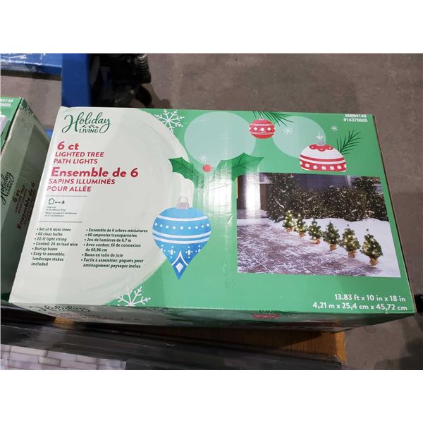*NEW* Holiday Living, 6 Count Lighted Tree Path Lights