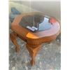 Image 2 : Oak Beveled Glass Top Side Table FLOOR DISPLAY MODEL- pick up Dec. 30 from 9-3, off site location 42