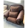 Image 2 : Brown Leather & Upholstered Living room Chair with throw cusions no legs FLOOR DISPLAY MODEL- pick u