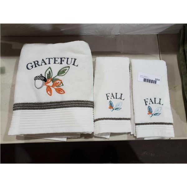 *NEW* Fall Themed Hand Towel Set of 3
