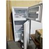 Image 2 : *NEW* Mieda 18-Cu ft Top Freezer Refrigerator (White)  66.6Tx29.5Wx30.9D  **SMALL DENT ON FRIDGE DOO