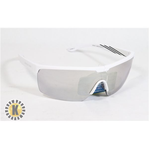 PAIR OF PANAMA JACK SUNGLASSES