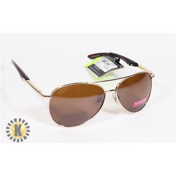 PAIR OF FOSTER GRANT SUNGLASSES