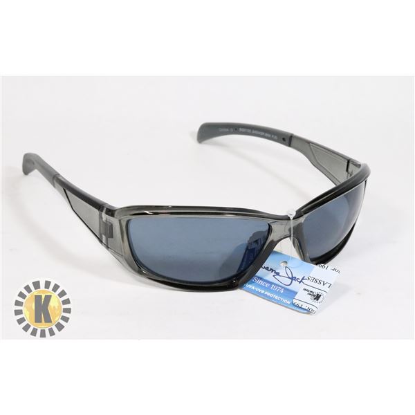 PAIR OF PANAMA JACK SUNGLASSES