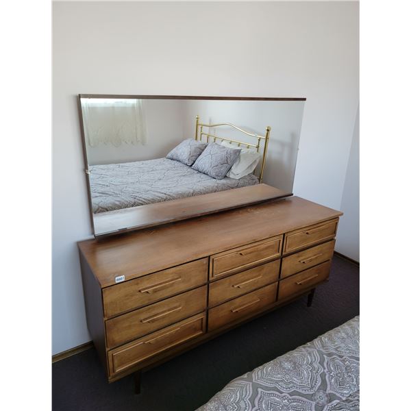 Dresser & Mirror 4.5' x 1.5' - Highboy 3' x 1.75'