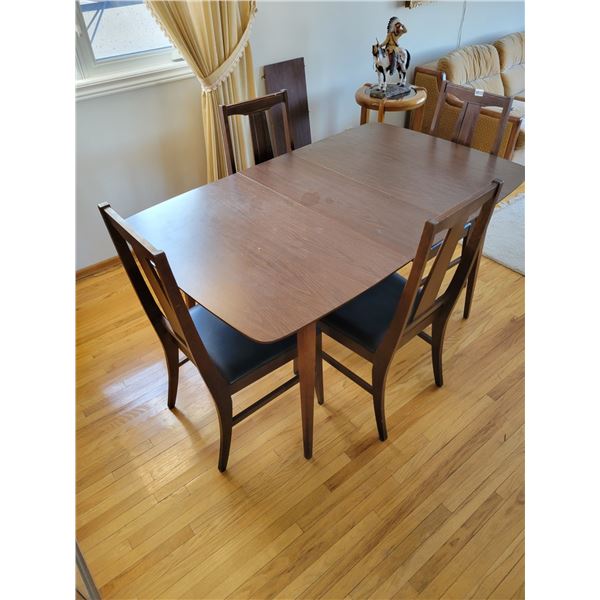 Dining Room Table With Sleeve And 4 Chairs